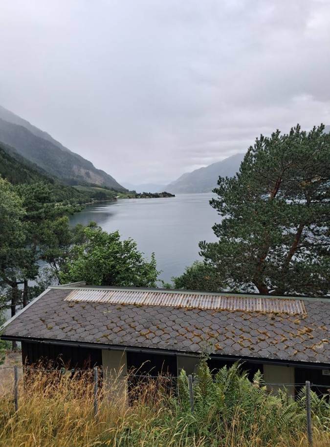 Et billede, der indeholder udendrs, sky, tr, bjerg

AI-genereret indhold kan vre ukorrekt.