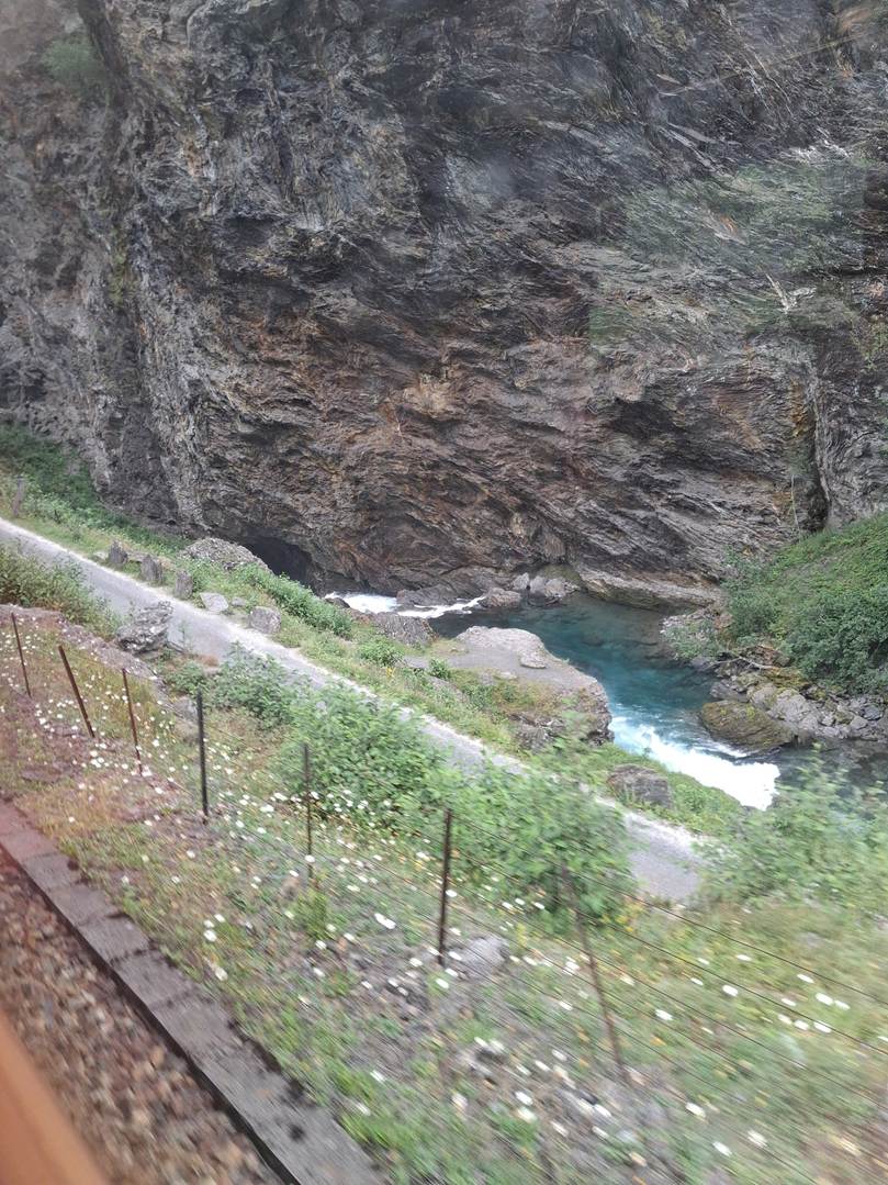 Et billede, der indeholder udendrs, plante, bjerg, natur

AI-genereret indhold kan vre ukorrekt.