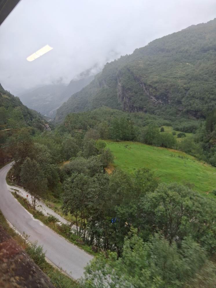 Et billede, der indeholder udendrs, bjerg, sky, hjland

AI-genereret indhold kan vre ukorrekt.