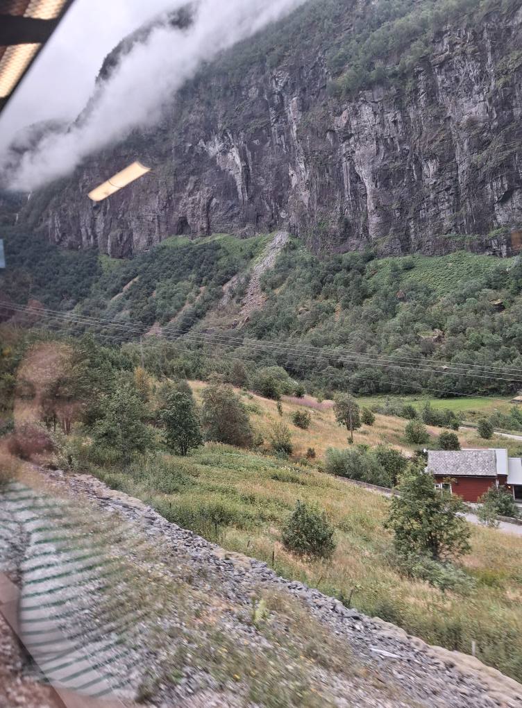 Et billede, der indeholder udendrs, sky, natur, tr

AI-genereret indhold kan vre ukorrekt.