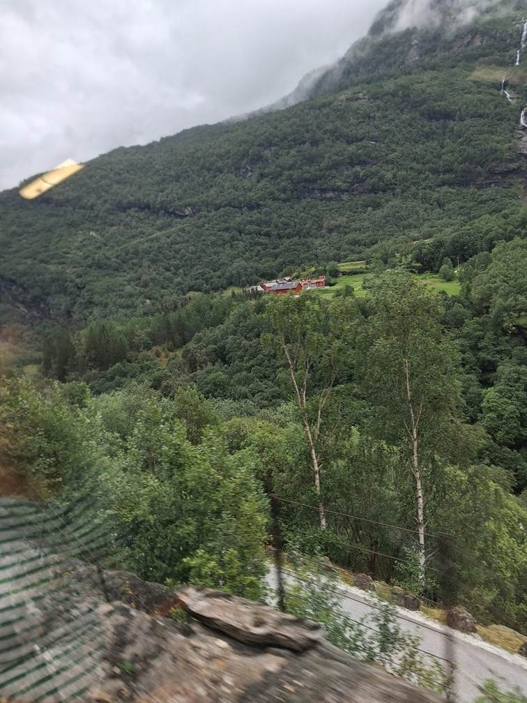 Et billede, der indeholder udendrs, sky, tr, natur

AI-genereret indhold kan vre ukorrekt.