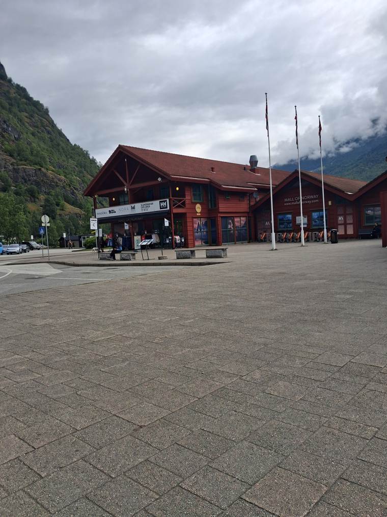 Et billede, der indeholder udendrs, sky, jord, tr

AI-genereret indhold kan vre ukorrekt.