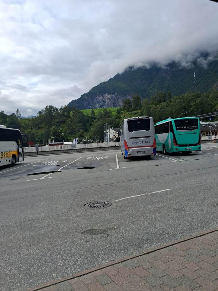 Et billede, der indeholder udendrs, sky, kretj, Landkretj

AI-genereret indhold kan vre ukorrekt.