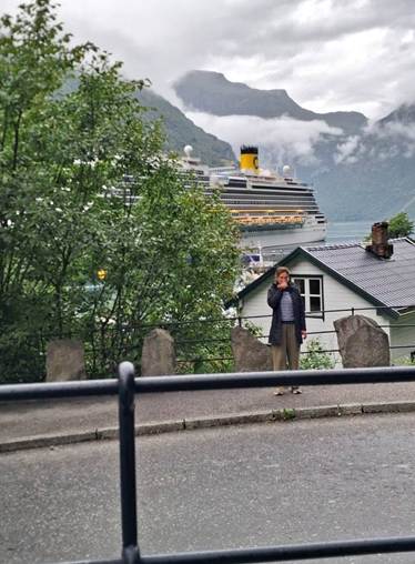 Et billede, der indeholder udendrs, sky, tr, s

AI-genereret indhold kan vre ukorrekt.