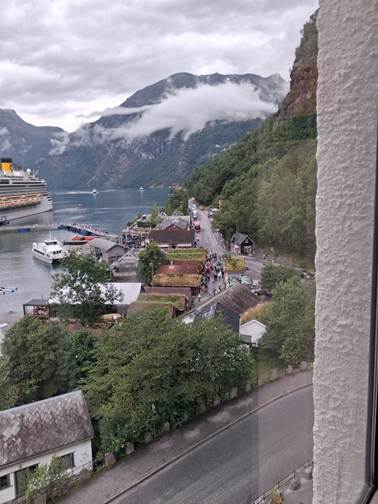 Et billede, der indeholder sky, udendrs, bjerg, s

AI-genereret indhold kan vre ukorrekt.