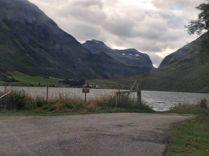 Et billede, der indeholder udendrs, sky, grs, Bjergkde

AI-genereret indhold kan vre ukorrekt.