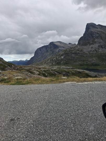 Et billede, der indeholder udendrs, sky, vej/gade, natur

AI-genereret indhold kan vre ukorrekt.