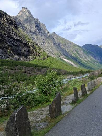 Et billede, der indeholder udendrs, sky, grs, landskab

AI-genereret indhold kan vre ukorrekt.